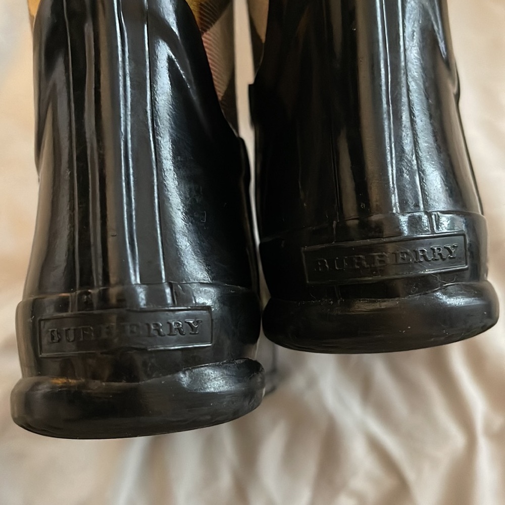 Gorgeous Burberry Star & Check Rain Boots Size 27 - Picture 10 of 11